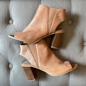 Steve Madden Nobell Peep Toe Block Heel Sandal